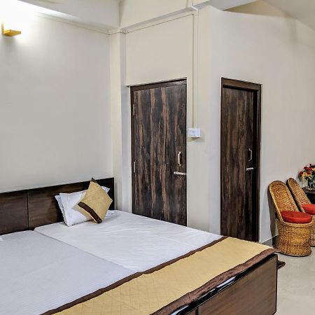 Townhouse - The Urban Inn Dibrugarh Esterno foto